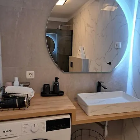 76 - Modern With On-site Private Parking Daire Split