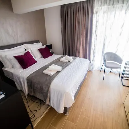 Daire 76 - Modern With On-site Private Parking Split