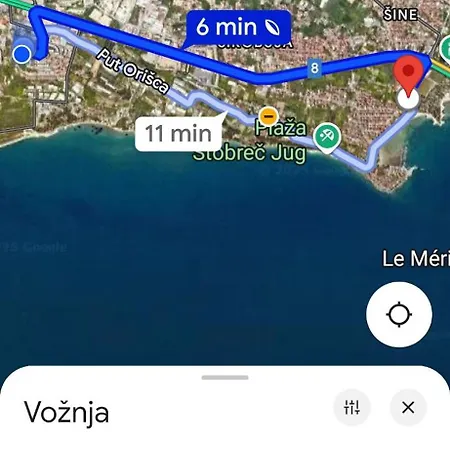 76 - Modern With On-site Private Parking Daire