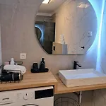 Apartment 76 - Modern With On-site Private Parking *