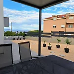 Apartment 76 - Modern With On-site Private Parking