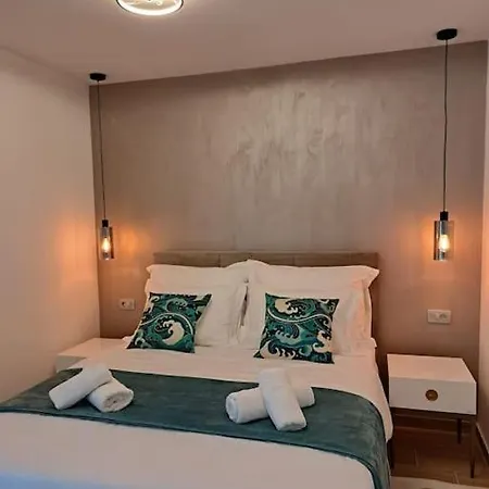 76 - Modern With On-site Private Parking Apartamento