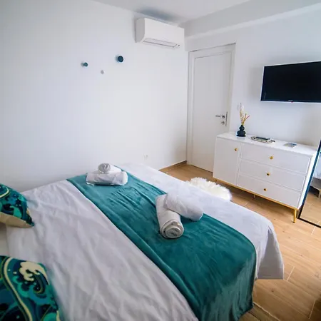 Apartman 76 - Modern With On-site Private Parking Split