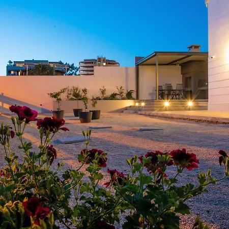 Apartman 76 - Modern With On-site Private Parking Split